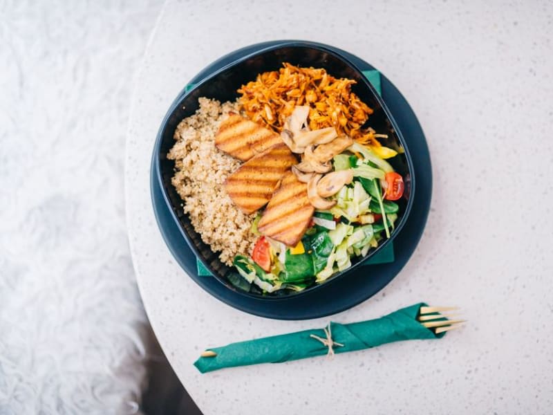 Grilled Halloumi & Quinoa Bowl with Lemon Dressing