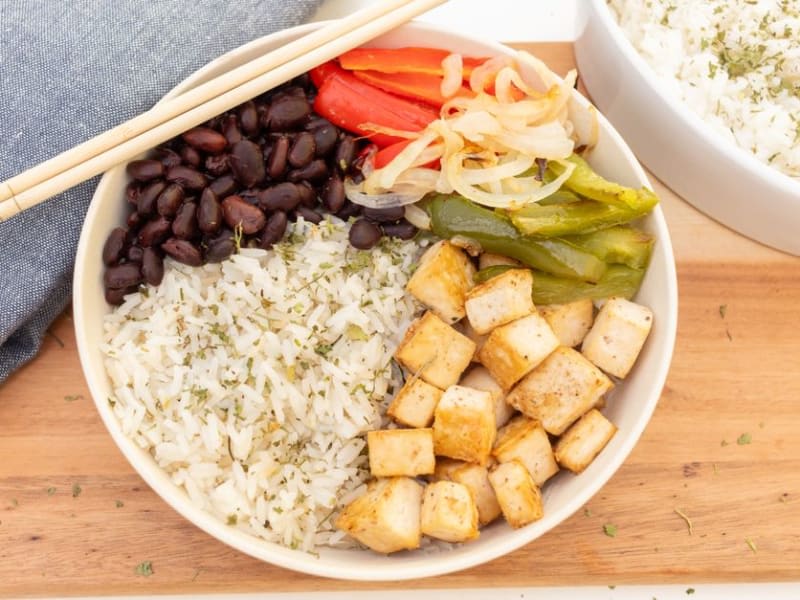 Black Bean, Sweetcorn & Pepper Burrito Bowl with Brown Rice
