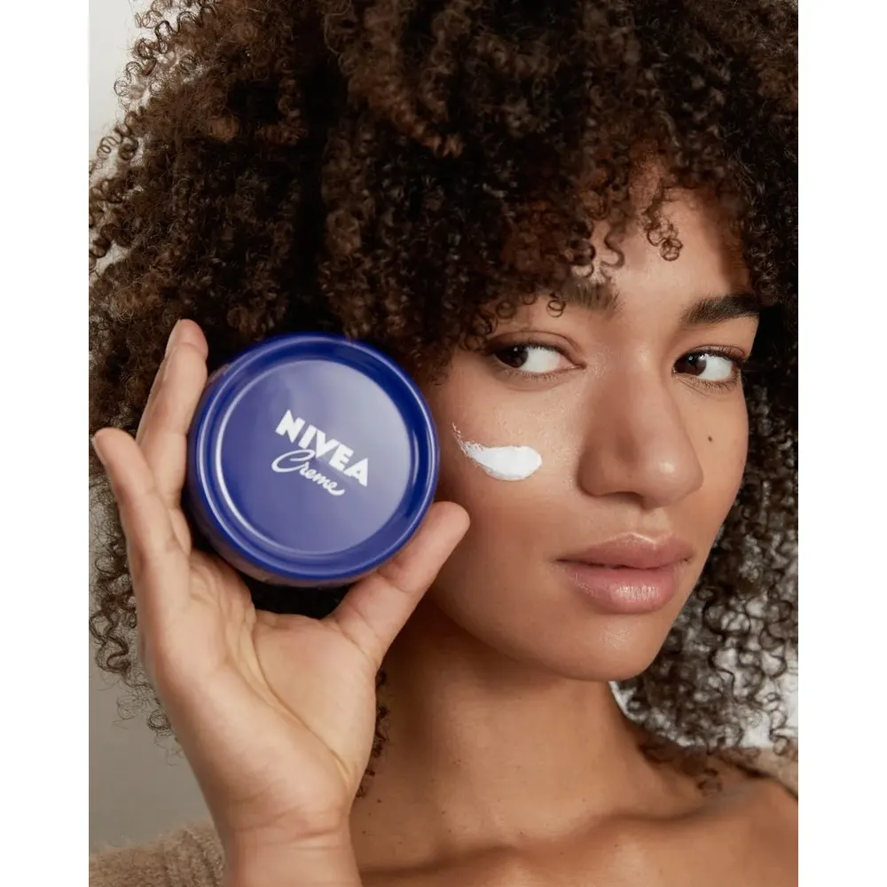 NIVEA كريم 30 مل – عناية مرطبة شاملة للوجه والجسم واليدين