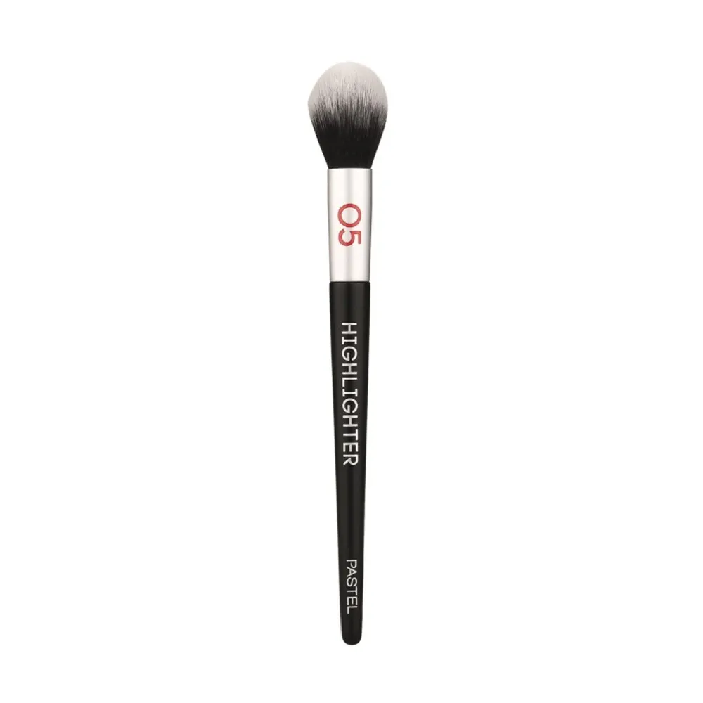 Pastel Profashion Highlighter Brush 05 – Pinceau Illuminateur Précis & Lumineux
