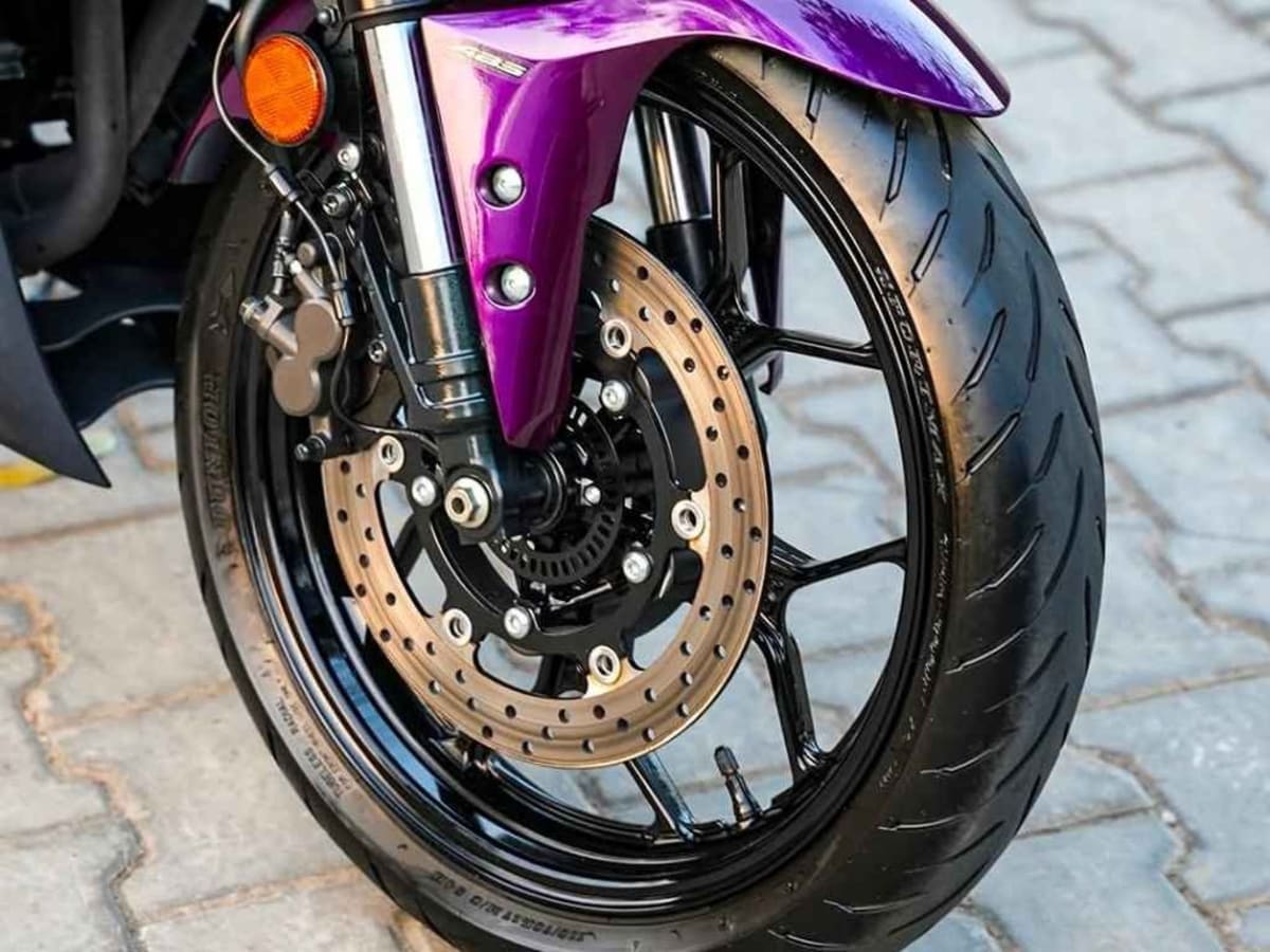 Yamaha R3 photo 4