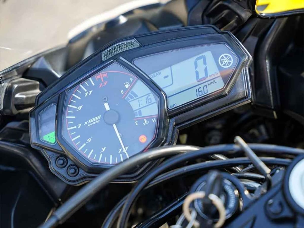 Yamaha YZF-R3 photo 6