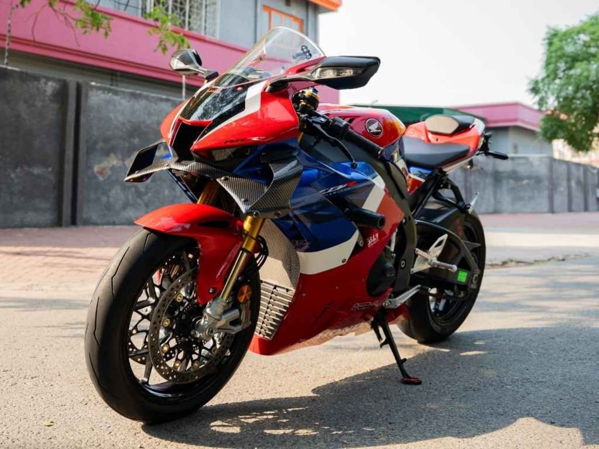 Honda CBR 1000 RR-R photo 7