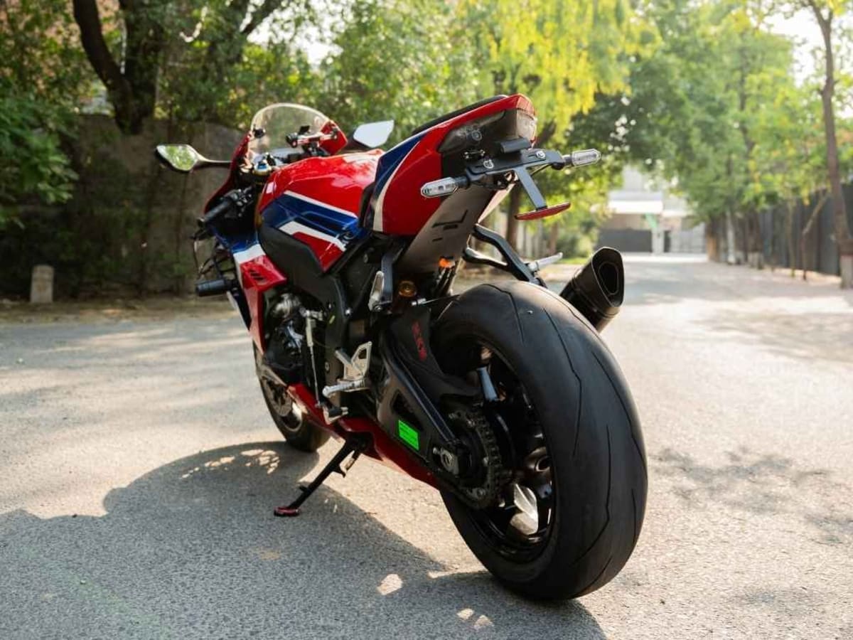 Honda CBR 1000 RR-R photo 6