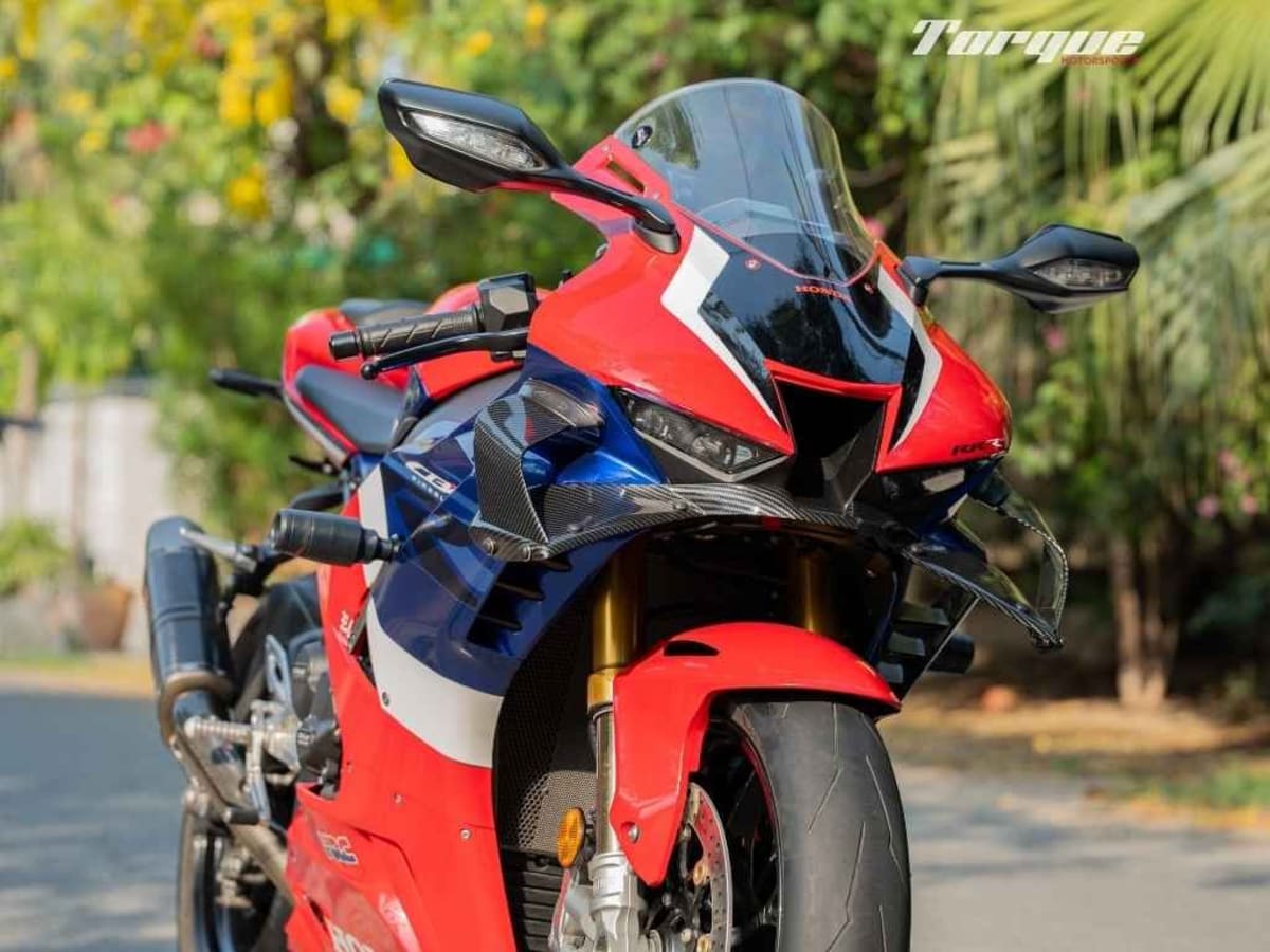 Honda CBR 1000 RR-R photo 11