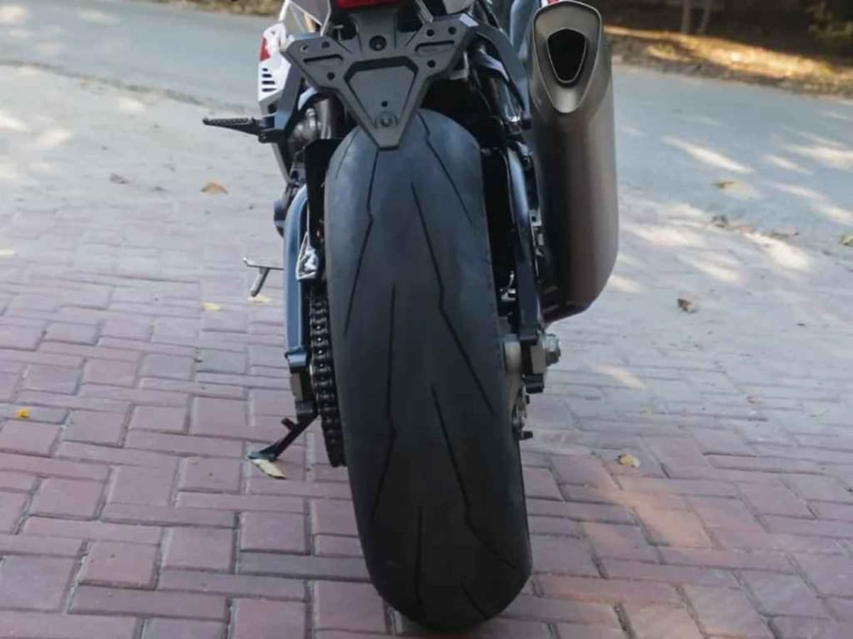 Honda CBR 1000-RR Anniversary Edition photo 2