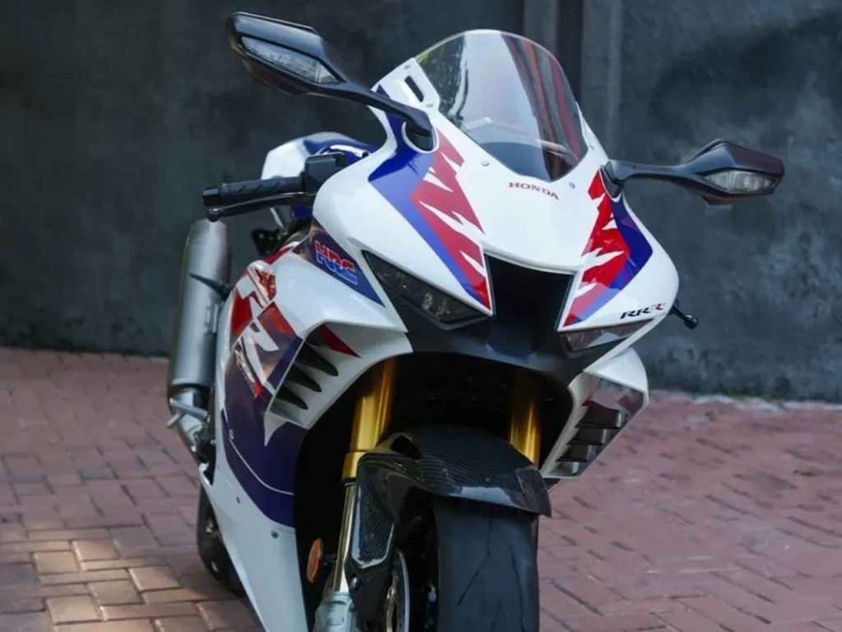Honda CBR 1000-RR Anniversary Edition photo 6