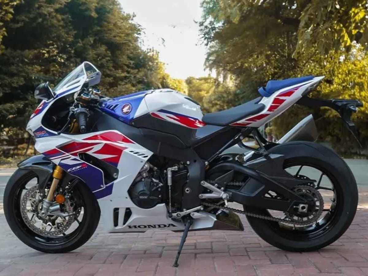 Honda CBR 1000-RR Anniversary Edition photo 8