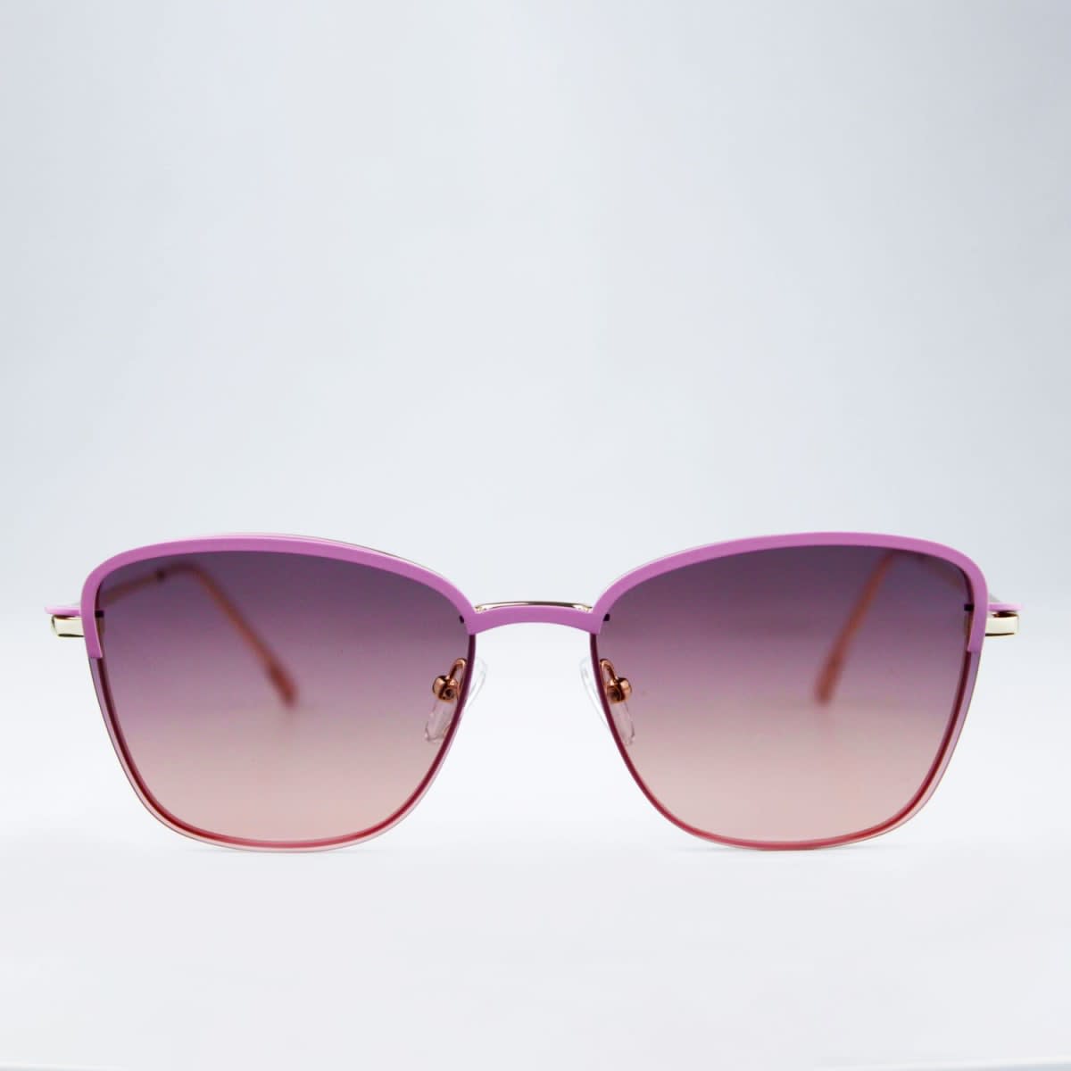 Sadie Pink 5
