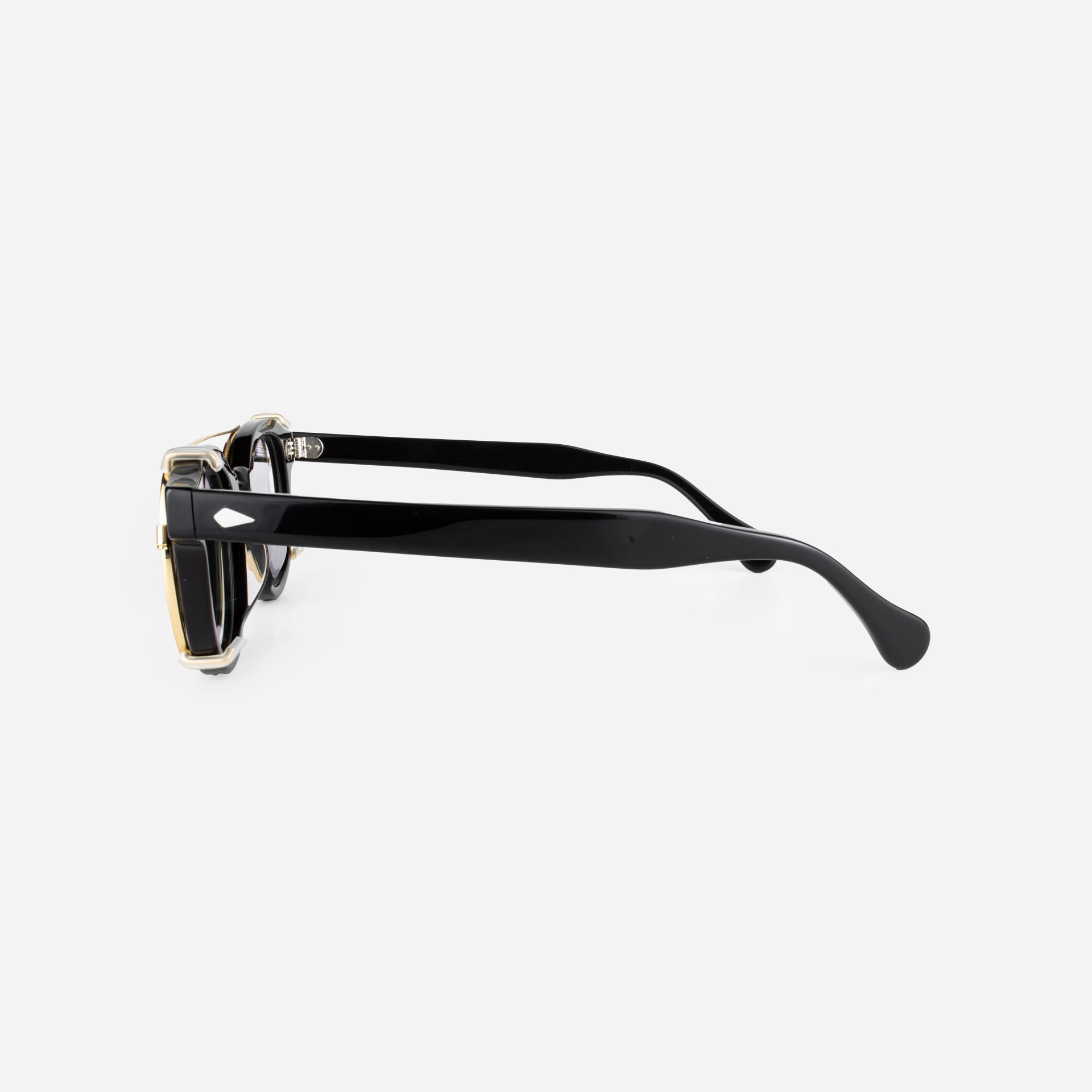 Ares Black/
Clip on Gold 2