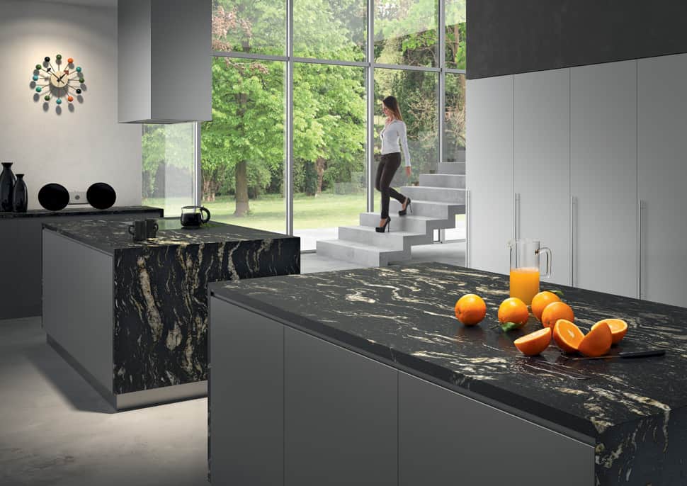 Kitchen with worktop in Cosmic Black stone by Antolini