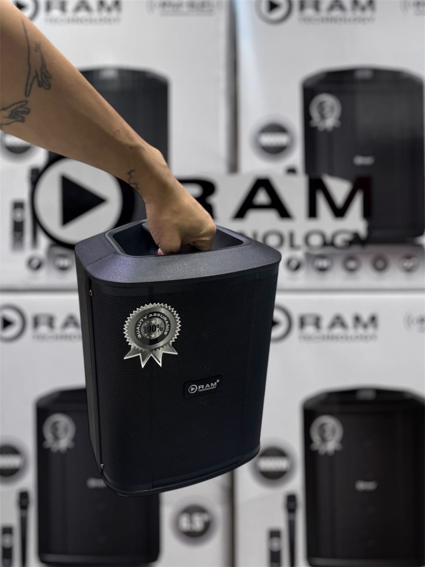 Cabina RAM Estilo Bosé 6 Pulgadas