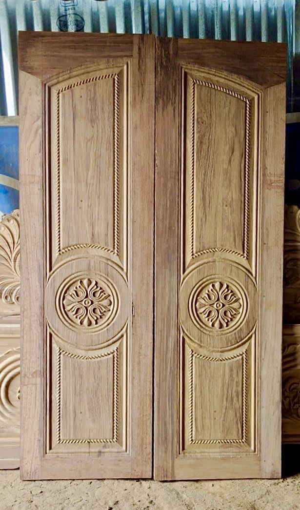 Double Door with Medallion
