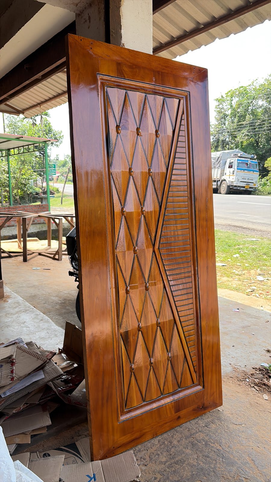 Diamond Pattern Polished Door