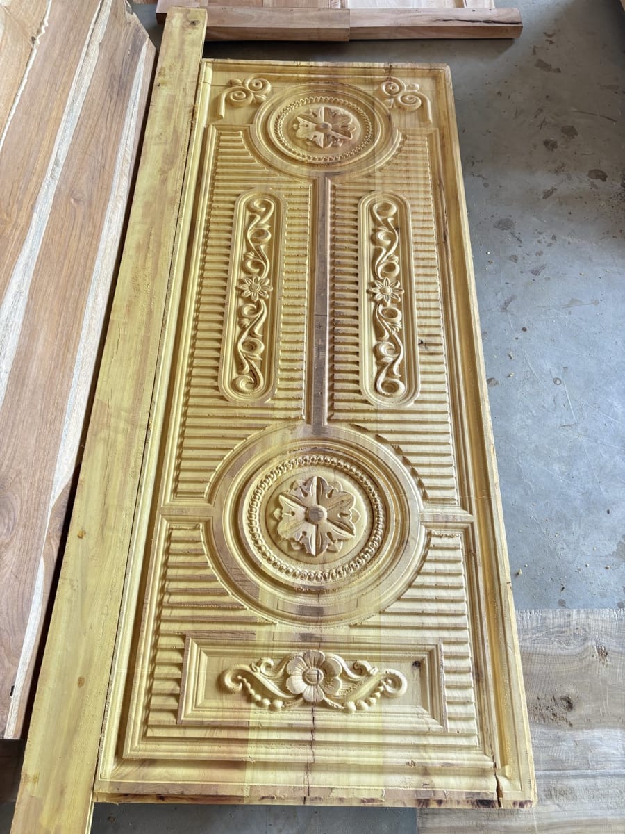 Grooved Medallion Door