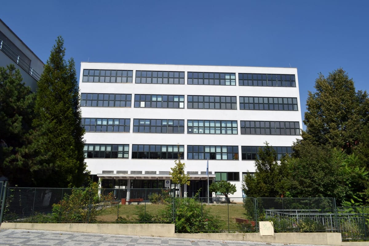 Menaces de décapitation contre une enseignante : un père de famille lourdement condamné