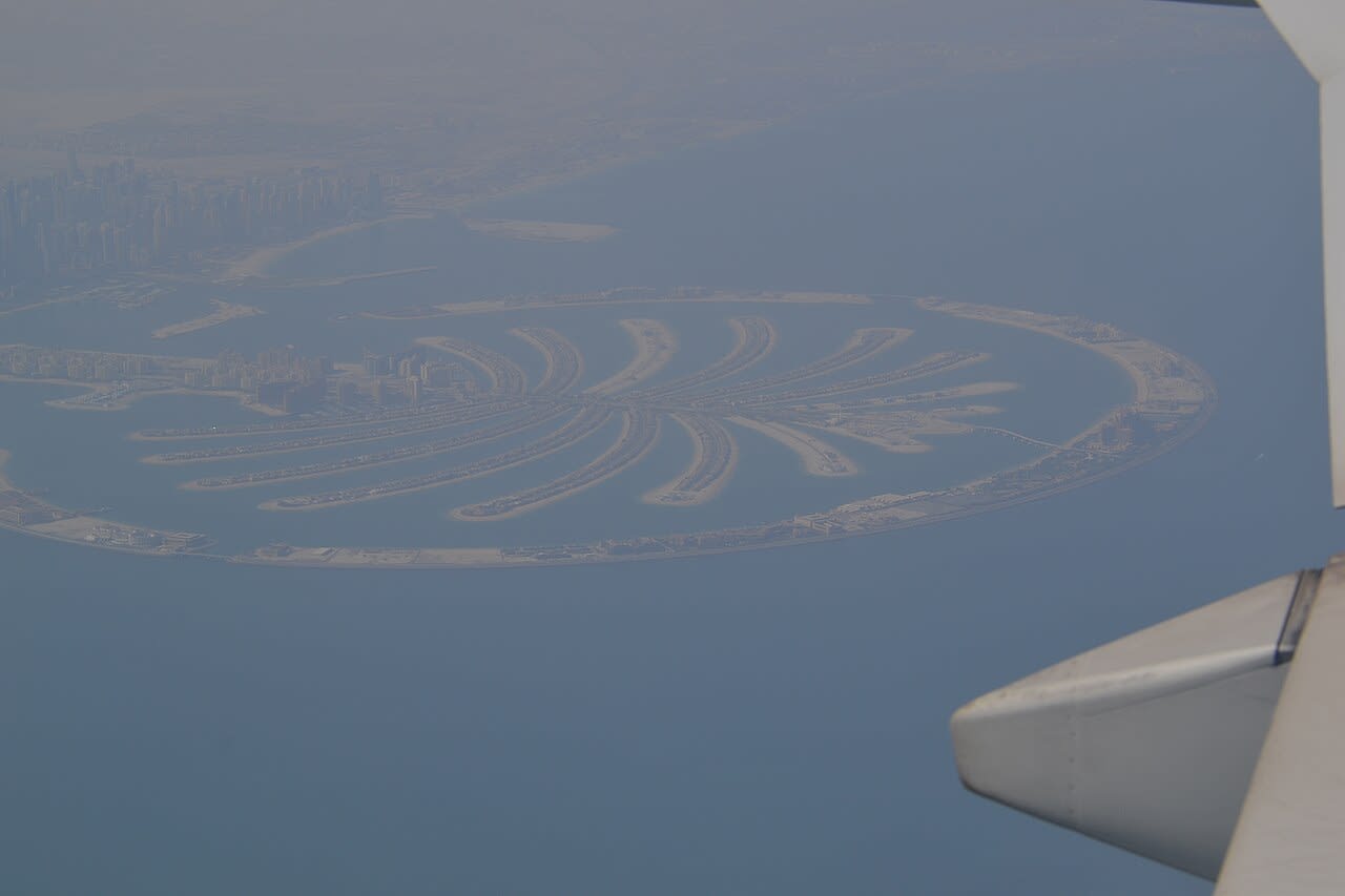 L'île artificielle de Palm Jumeirah à Dubaï vue du ciel