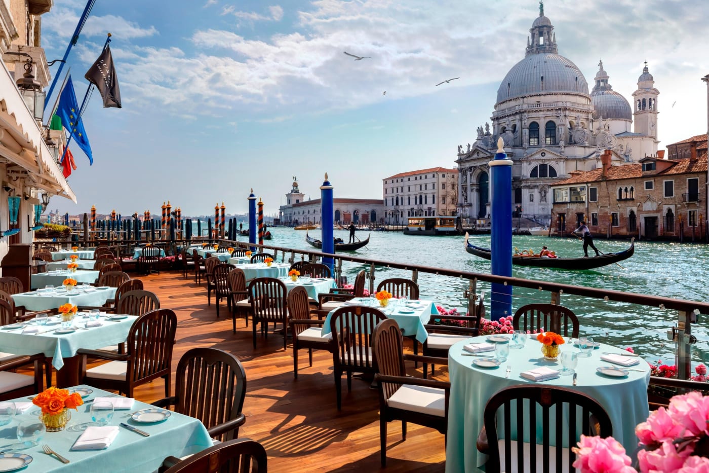 La terraza del Gritti Palace sobre el Gran Canal de Venecia, frente a la basílica de Santa Maria della Salute
