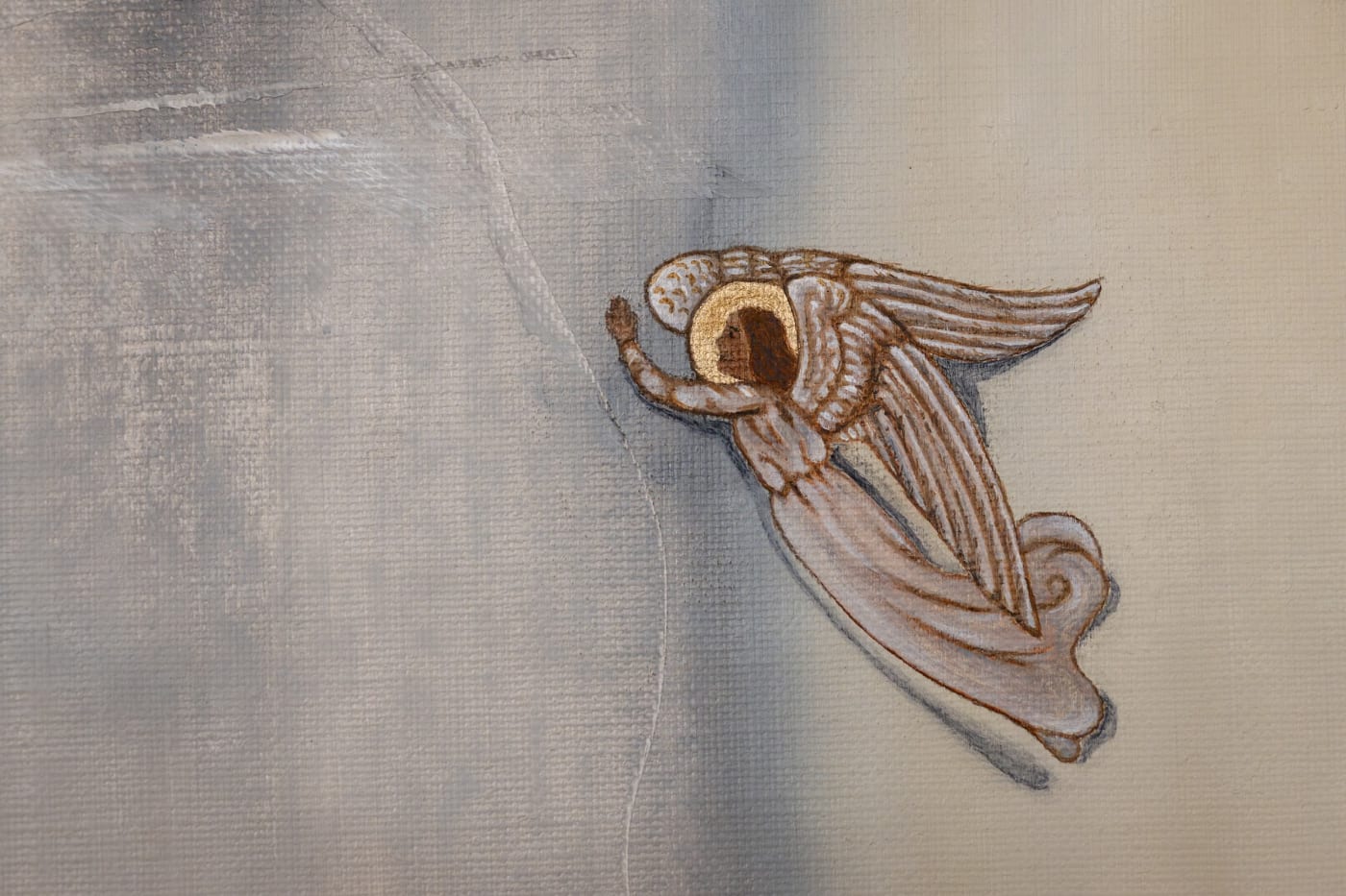 Detail von 5.9 Healing von Marie-Amélie Chéreau im Palace Merano: ein kleiner gemalter Engel