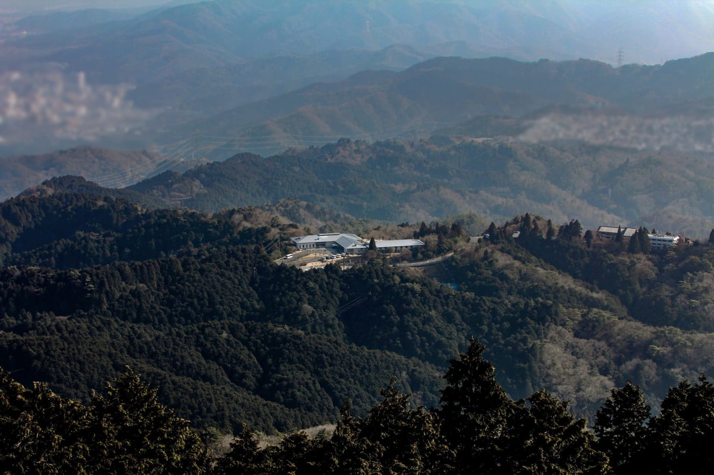 Vista aérea del monte Hiei y del emplazamiento del futuro THE THOUSAND HIEI sobre Kioto