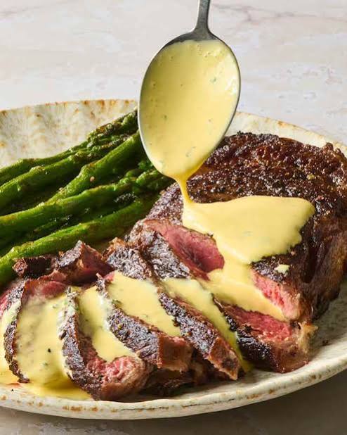 Plain Grilled Steak, Sauce Béarnaise
