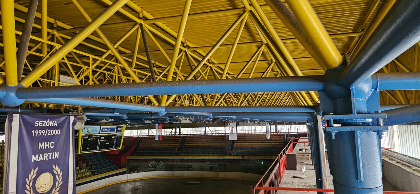 Priemyselné čistenie veľkej športovej haly