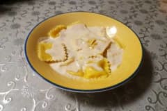 תמונה של מתכון רביולי בטטה ורוטב שמנת פטריות