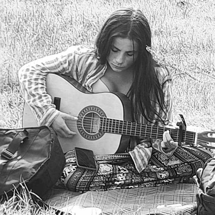 Phoebe Bear - Singer, Songwriter