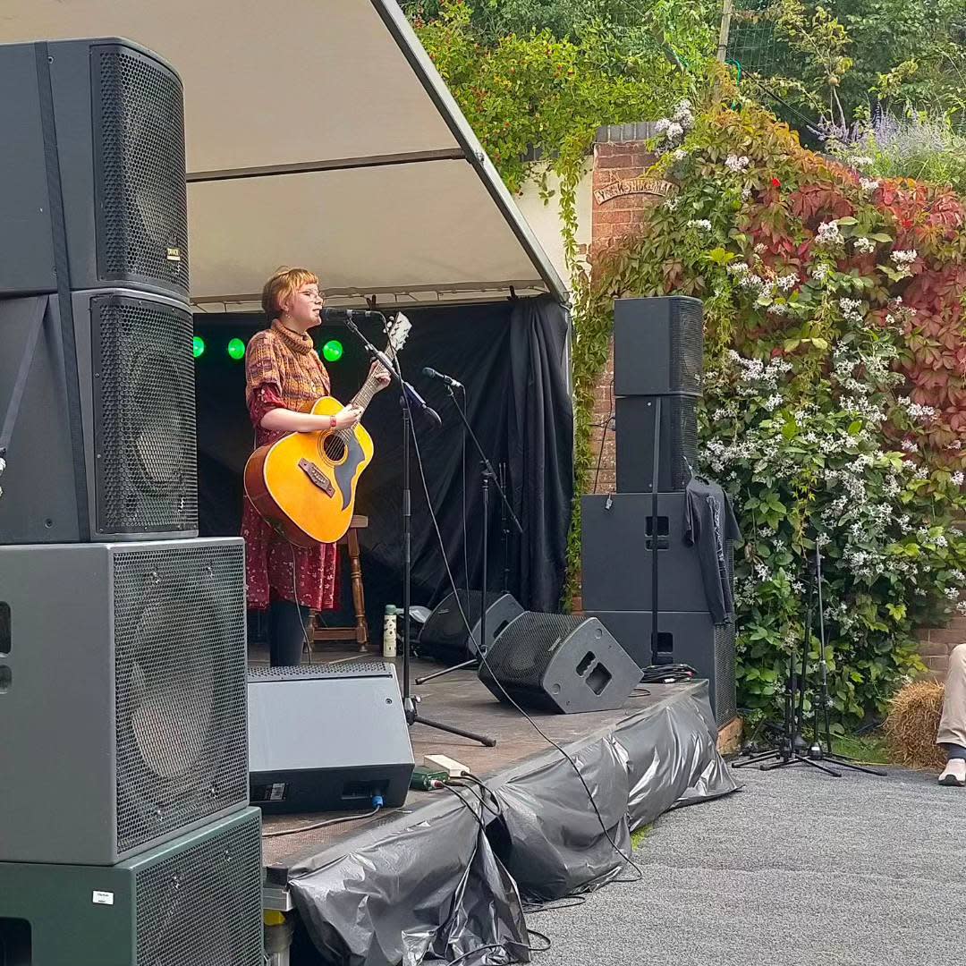 Meg Music - Live @ The Swan, Enford