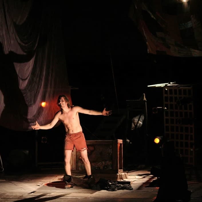 Ricardo Ventura performing at Baltazar Dias Theatre, Madeira Island | The Inconviences of Time Travelling and other Family Issues