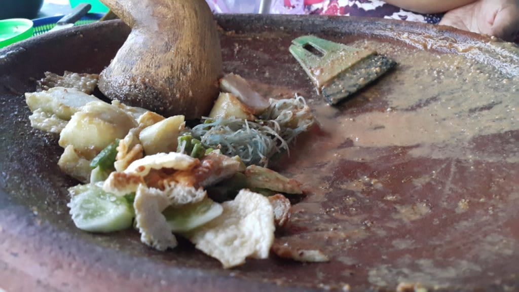Rujak Bihun Khas Sampang