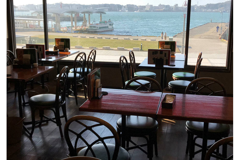 伽哩本舗 伽哩店内海側