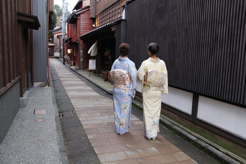 ひがし茶屋街と着物