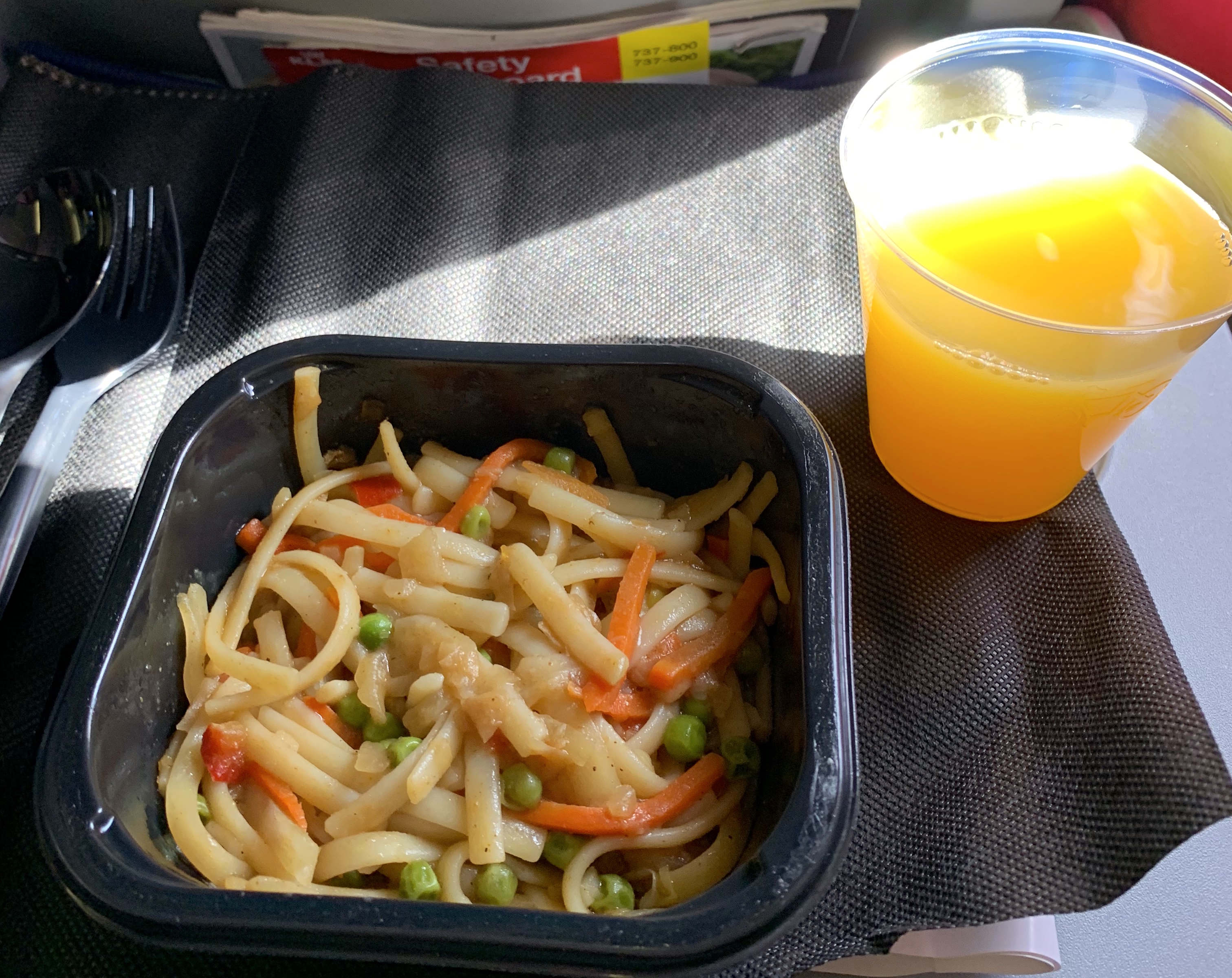 klm_report_lunch_001""