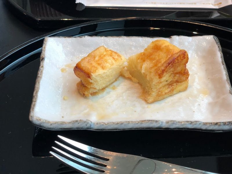 TokyoInternationalAirport_Haneda_CathayPacificAirlines_lounge_Frenchtoast-640x480""