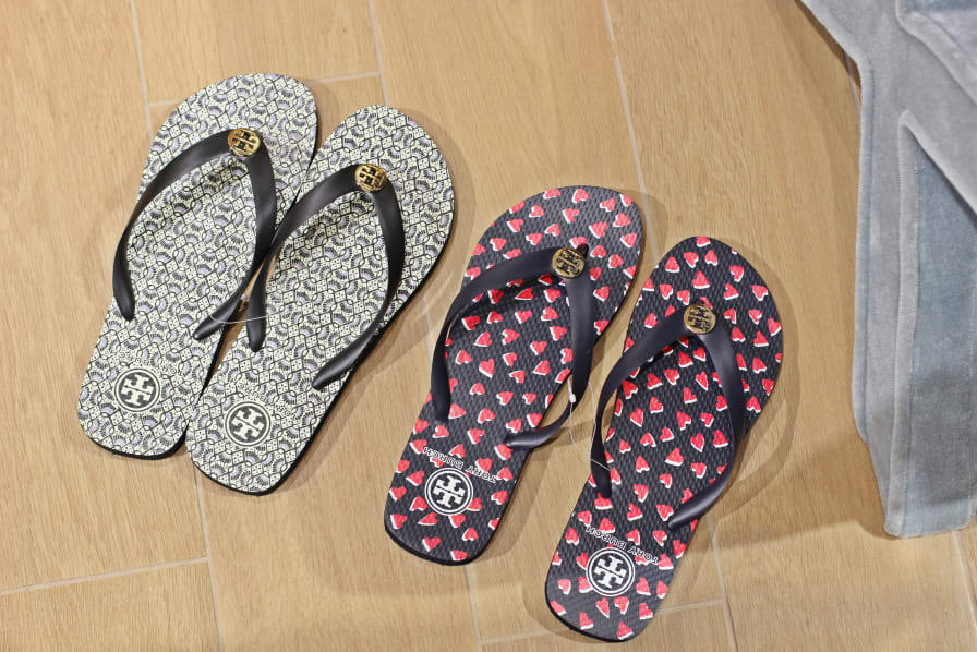 TORY BURCH（トリーバーチ）サンダル 茶 サイズ:US7(24cm位) レディース/2200628578167  |【公式】ブランド古着・中古通販はRAGTAG（ラグタグ） Tory Burchトリーバーチ サンダル