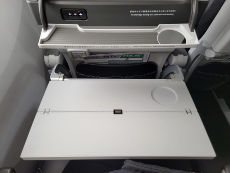 大注目のLCC【ZIPAIR（ジップエア）】でロサンゼルスへ！機内食