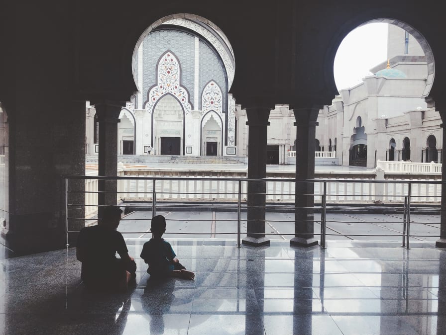 ガイドブックに載らないクアラルンプールの美しすぎるモスク！Masjid 