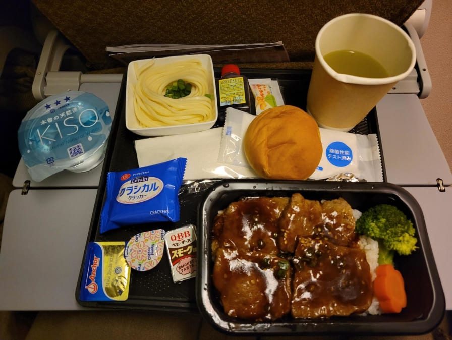 食事 2025年搭乗レポ】シンガポール航空でロサンゼルスへ！シート、機内食