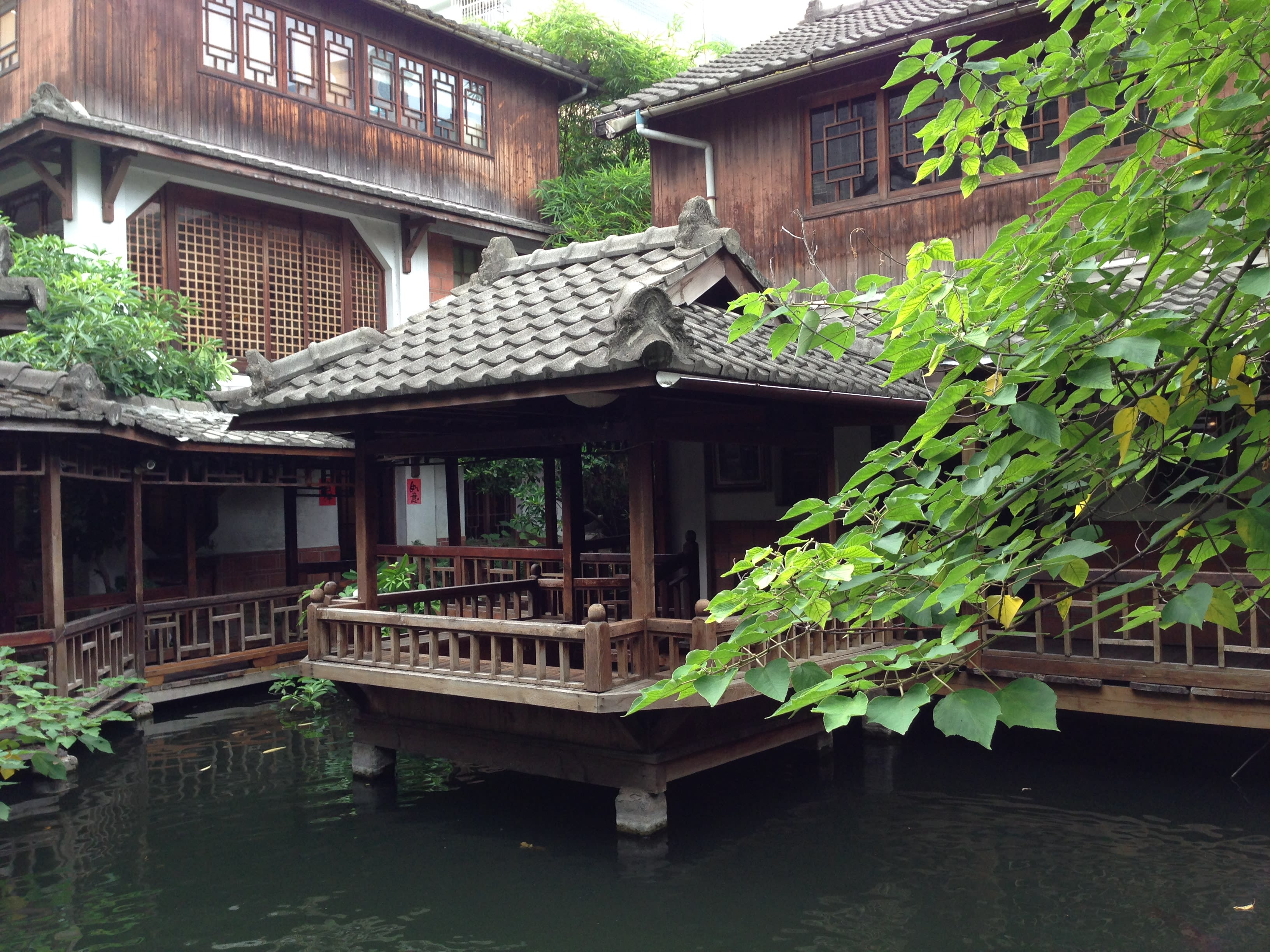 1人で入れる台中の茶館！木造家屋と池庭が美しい無為草堂ウーウェイ