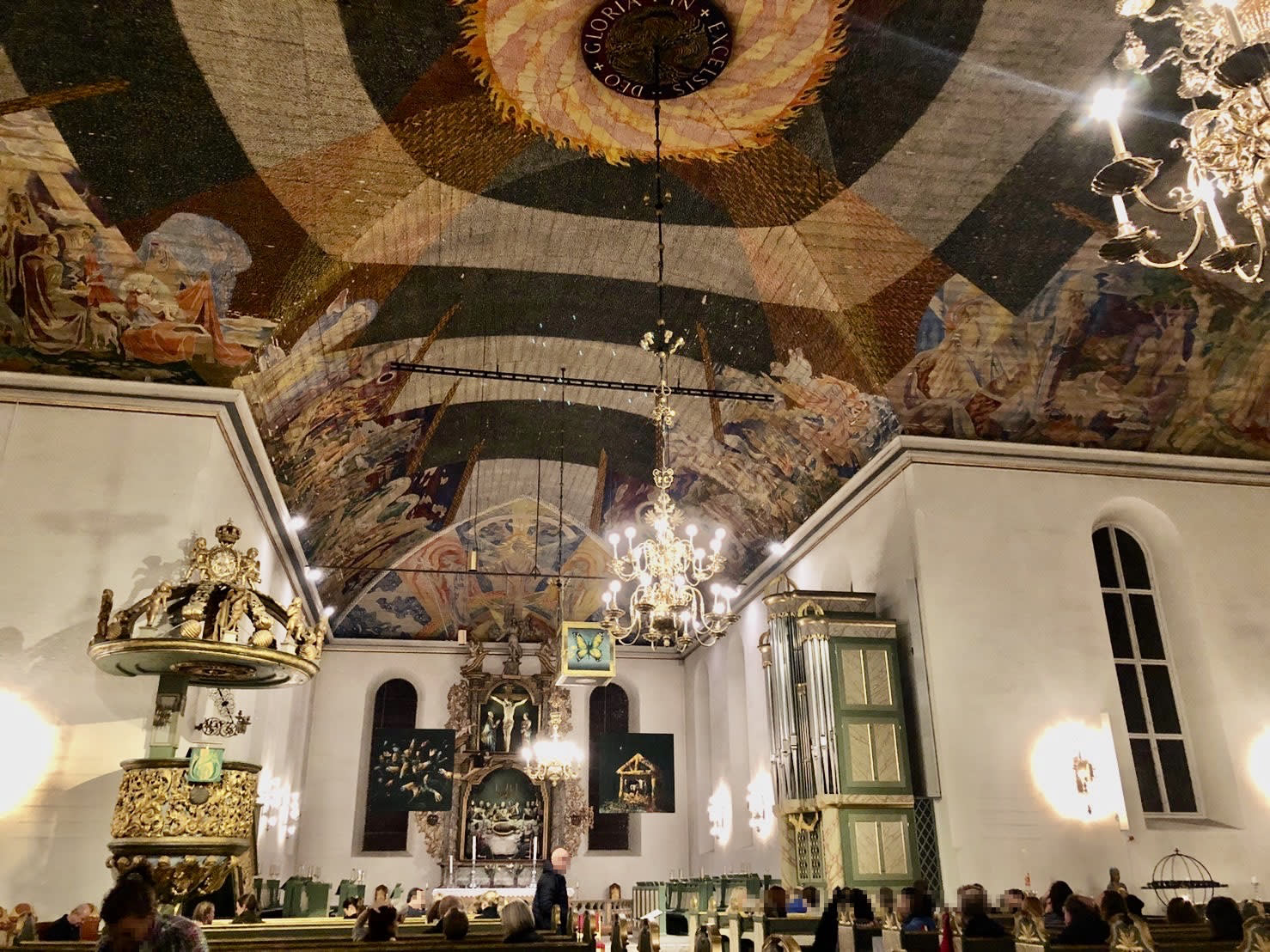 1500㎡の天井画は圧感！Oslo Cathedralオスロ大聖堂の見どころ | 旅Pocket
