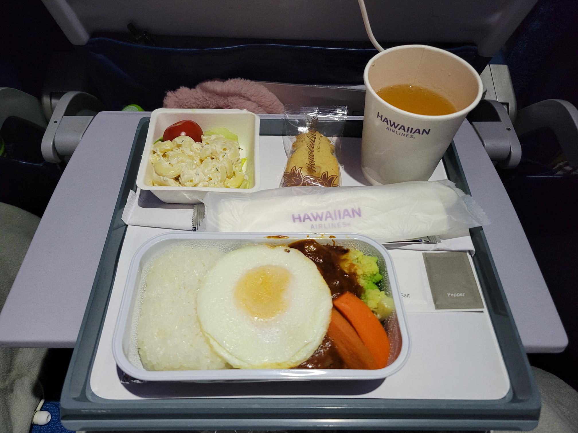 ハワイアン航空　HAWAIIAN AIRLINES お皿　２枚　希少　ハワイ ハワイアン航空 HAWAIIAN AIRLINES お皿 2枚 希少 ハワイ