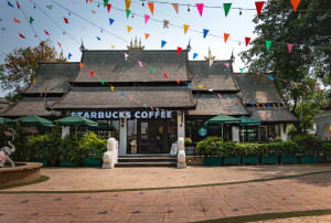 お寺ですか？いいえスタバです！古都チェンマイにあるランナー様式のスタバに潜入！【WiFi情報あり】