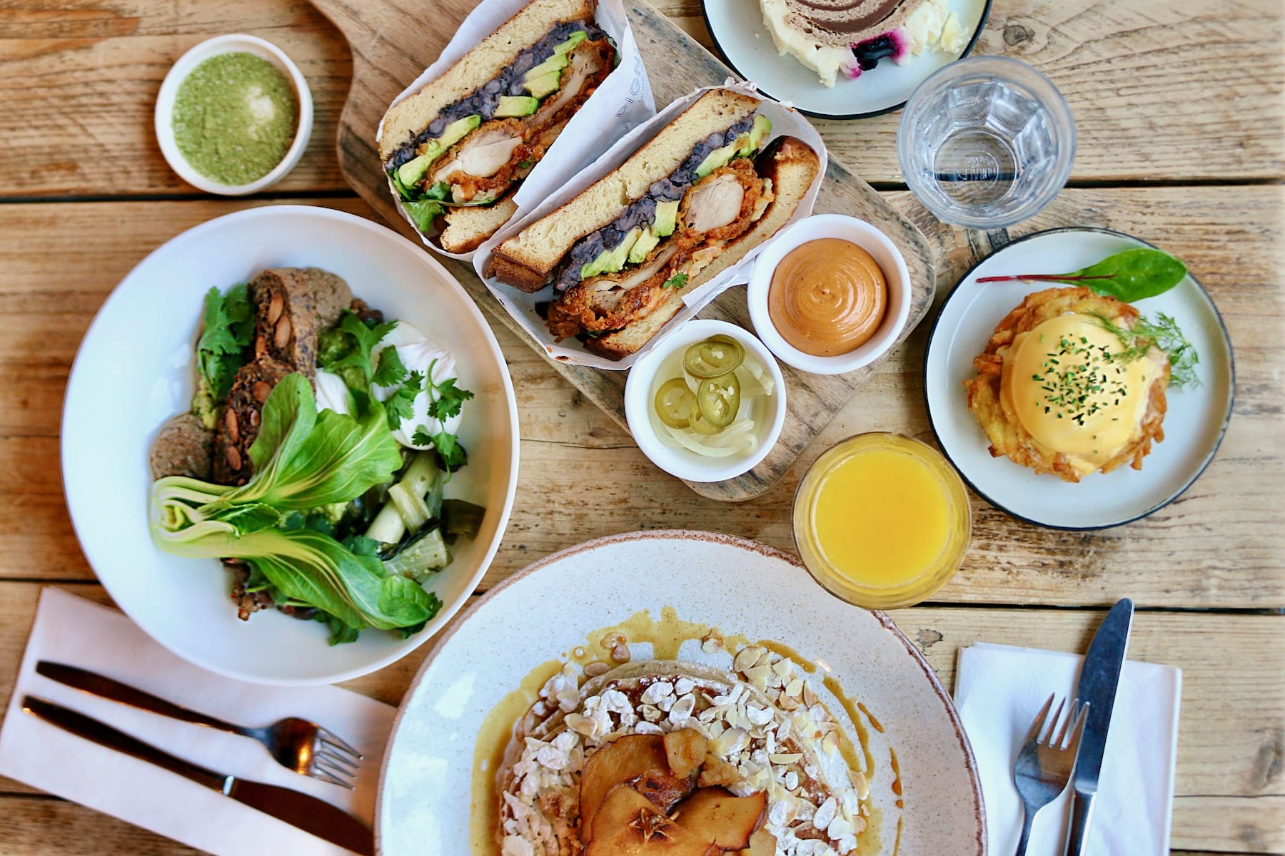 Amsterdam brunch restaurant Dignita is also a social enterprise, with delicious meals for a good cause. Interview by Table Sage