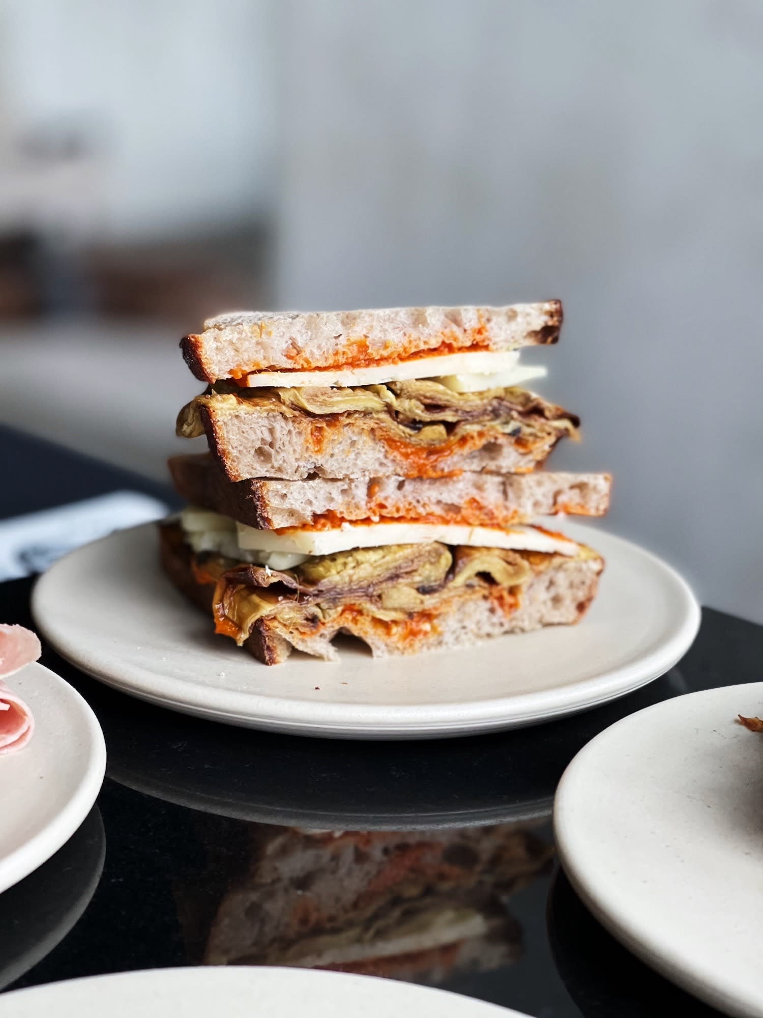 Fresh Italian lunch sandwich at Amsterdam best of Noord location. Article by Table Sage