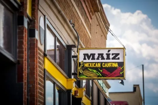 Maize Resto Table22