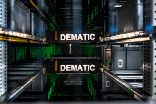 Distribution center floor