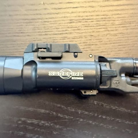 SUREFIRE X300 ULTRA W/ XTOO 