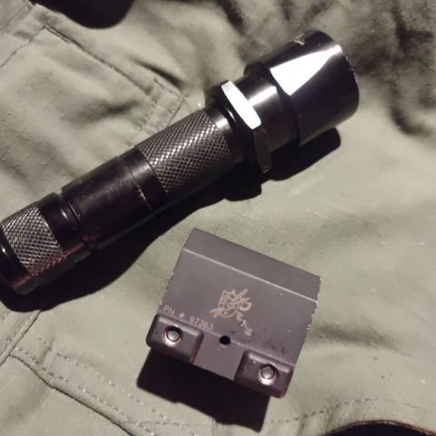 Old School Surefire 660 with late 90's Vero Beach era KAC SF mount. Perfect for a CQBR or early M4 build.