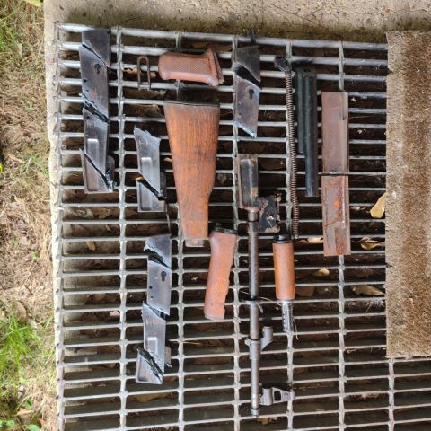 Partial Hungarian Type 3 milled AK kit (original barrel) and reweld bits. FURNITURE NO LONGER INCLUDED. More than enough cut receiver sections to weld up a semi auto receiver with enough left over for a wind chime or something. Salty on the outside, but the chamber, bore, and crown are immaculate. It's been sitting in my kitchen for too long, and I need to get it gone, so... 